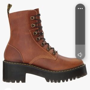 EUC DR. MARTENS LEONA-BUTTERSCOTCH  ORLEANS, SIZE 9